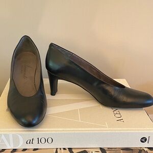 Leather pumps - Sz 9